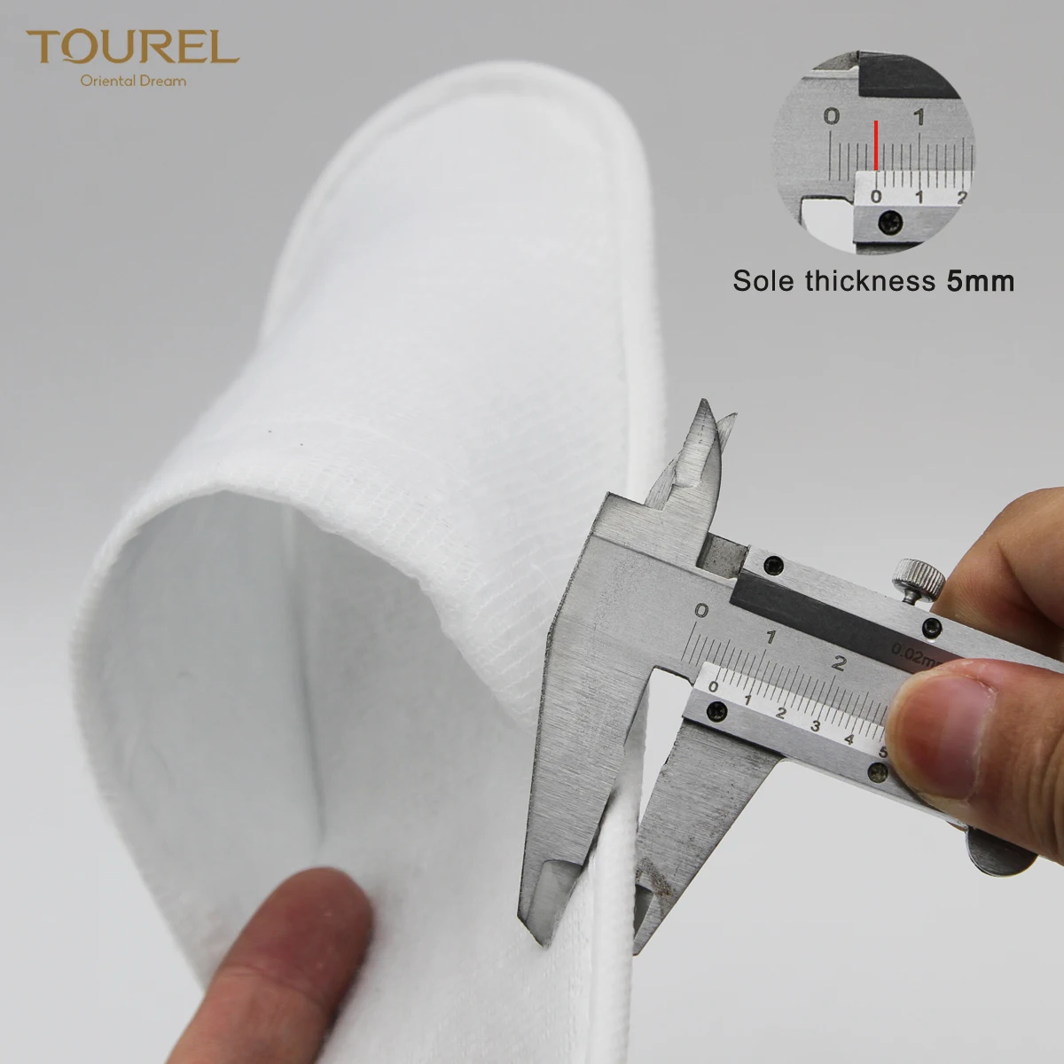 White Coral Fleece Eco-friendly Disposable Hotel Slippers For Women