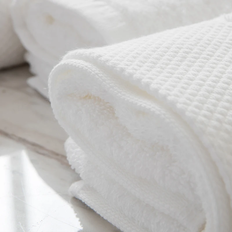 100% Cotton Bath Hotel Towel Set 70x140cm Popular Gift Embroidered Pattern-high Quality Linen India Gray Decorative Sheets